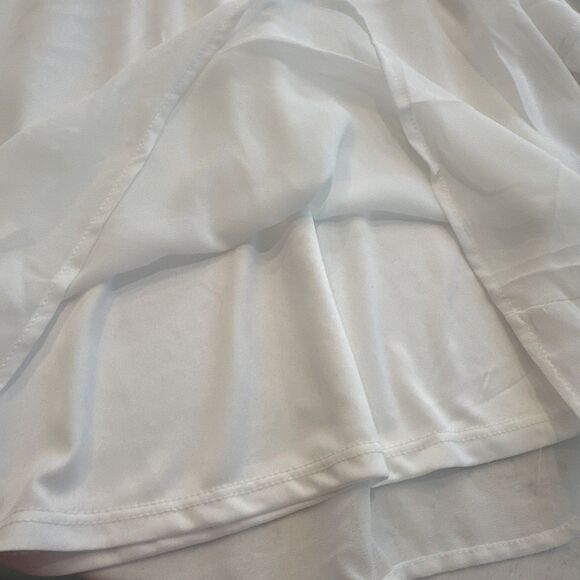 Monteau Los Angeles White 3/4 Sleeve Ruffle Blouse Keyhole Neckline Size Small - Picture 6 of 6